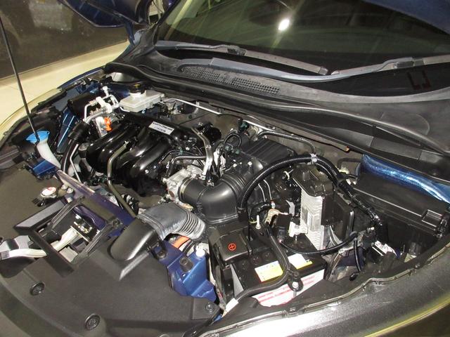 ヴェゼル ハイブリッドＺ　純正メモリーナビＢｌｕｅｔｏｏｔｈドラレコＥＴＣＲカメラ　パワステ　ＥＴＣ装備　運転席助手席エアバッグ　リアカメラ　ＵＳＢポート　サイドエアバッグ　ＡＵＴＯエアコン　Ｄレコ　ＴＶナビ　キーフリ　イモビ（5枚目）