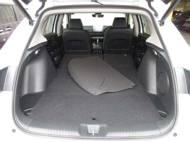 ＺＲ－Ｖ Ｚ　禁煙車ホンダセンシングホンダコネクトディスプレイＢｌｕｅｔｏｏｔｈＥＴＣＲカメラワンオーナー　衝突被害軽減　サイドエアバッグ　横滑り防止装置　電動トランク　Ｂカメラ　ナビＴＶ　ターボ　Ｐセンサー（18枚目）