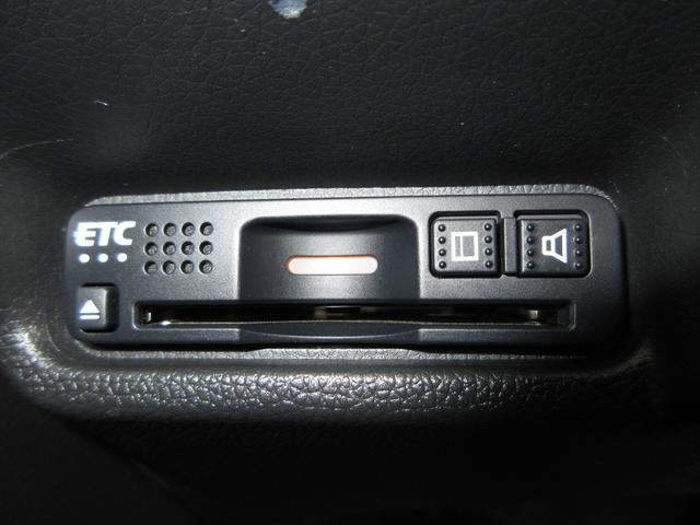 フィットハイブリッド Ｌホンダセンシング　純正メモリーナビＢｌｕｅｔｏｏｔｈドラレコＥＴＣＲカメラワンオーナー　追突軽減ブレーキ　禁煙　ドライブレコーダー　地デジＴＶ　ＤＶＤ　ＥＴＣ車載器　セキュリティーアラーム　ＶＳＡ　カーテンエアバッグ（12枚目）