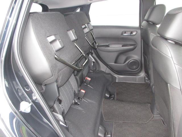 フィット ｅ：ＨＥＶホーム　当社元試乗車　ワンオーナー　禁煙車　純正９インチナビ　フルセグテレビ　Ｂｌｕｅｔｏｏｔｈ　ドラレコ　ＥＴＣ２．０　ＵＳＢ　ＬＥＤヘッドライト　オートライト　バックカメラ　サイド、カーテンエアバッグ（16枚目）
