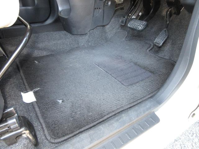 ムーヴキャンバス ＸリミテッドメイクアップＳＡＩＩＩ　／ワンオーナー／禁煙車／ケンウッドナビ／Ｂｌｕｅｔｏｏｔｈ／ＵＳＢ／ワンセグ／ＤＶＤ／ＣＤ／ＡＭ・ＦＭ／ドラレコ／オートエアコン／両側電動スライドドア／スマートキー／　ナビＴＶ　レーンアシスト　ＡＡＣ（13枚目）