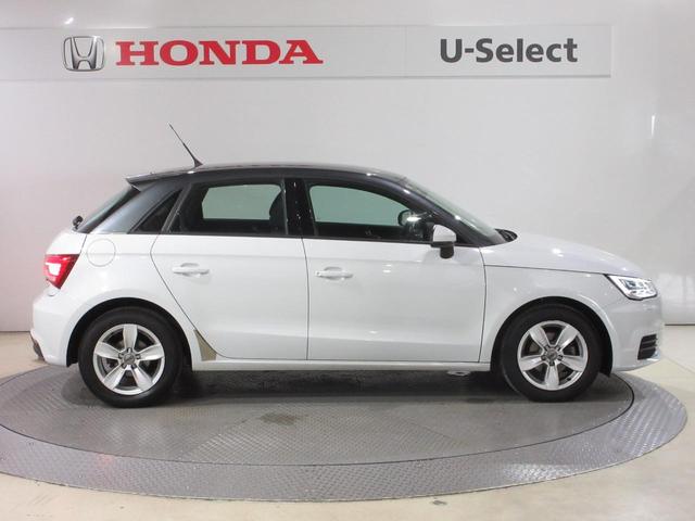 シャープなキャラクターラインが際立つサイドビュー。コンパクトながらも力強さと洗練をされてます。