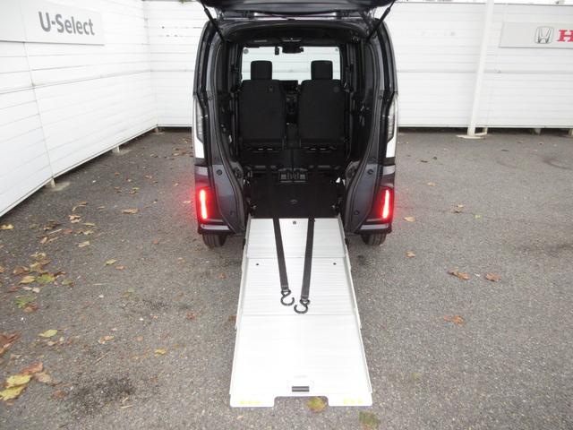 Ｎ－ＢＯＸカスタム スロープ　純正９インチナビ・デモカーＵＰ・禁煙車・ＬＥＤヘッドライト・シートヒーター・ロールサンシェード・電子制御パーキング・衝突軽減ブレーキ・車線維持支援・サイドカーテンエアバック・ミュージックプレイヤー接続（18枚目）