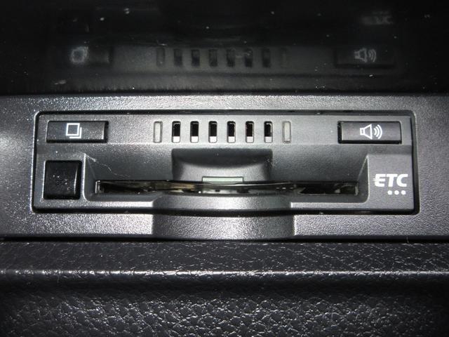 ノア SiダブルバイビーIII /ワンオーナー/禁煙車/ケンウッドナビ/BTA/USB/フルセグ/音楽録音再生/DVD/CD/AM・FM/Rカメラ/ETC/ドラレコ/両側パワスラ/LEDヘッドライト/スマートキー/純正アルミホイール(5枚目)