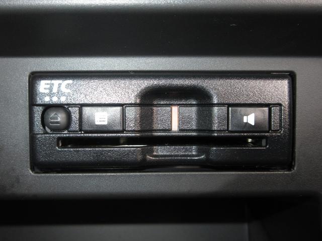 ソリオ ハイブリッドＭＺ　／ワンオーナー／禁煙車／９インチナビ／ドラレコ／フルセグ／ＵＳＢ／ＢＴＡ／Ｒカメラ／全周囲カメラ／Ｐセンサー／ＥＴＣ／両側電動スライドドア／オートライト／ヘッドアップディスプレイ／純正ＡＷ／スマキー／（12枚目）