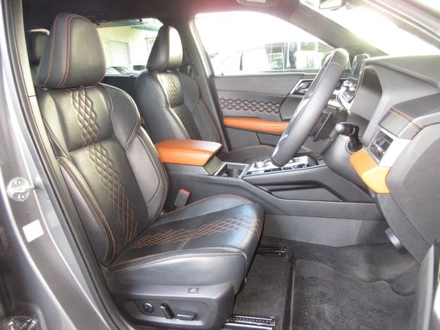 運転席に電動のシートアジャスターが付いております。体型にピッタリ合わせることが出来て快適なポジションでドライブする事が出来ます。ロングドライブも楽ですよぉ〜！