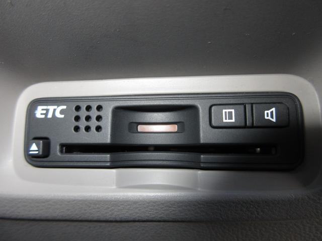 インサイト Ｇ　／ワンオーナー／禁煙車／ＨＤＤナビ／Ｒカメラ／ＥＴＣ／ＣＤ／ＤＶＤ／ワンセグ／ミュージックサーバー／電動ミラー／ディスチャージヘッドライト／キーレス／フォグライト／ＡＢＳ／パワーウインドウ／　ＰＷ（11枚目）