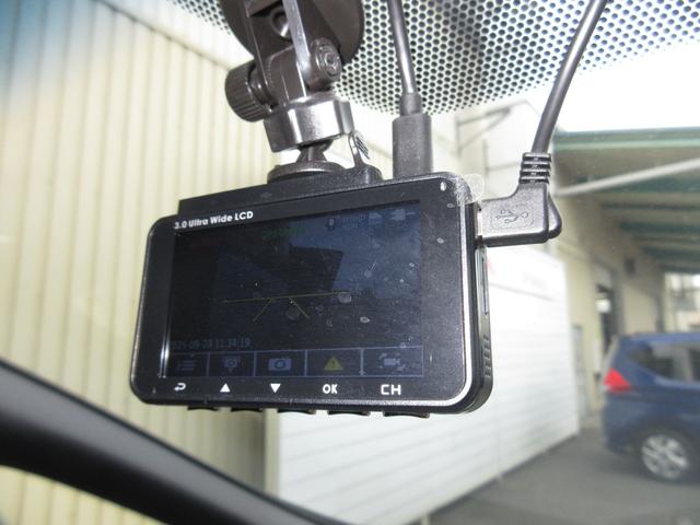 アルファード 2.5Sタイプゴールド /ワンオーナー/禁煙車/純正メモリーナビ/ドラレコ/ETC/フルセグ/CD/ミュージックサーバー/USB/BTA/Rカメラ/全周囲カメラ/Pセンサー/両側電動スライドドア/電動後席モニター/純正AW/(4枚目)