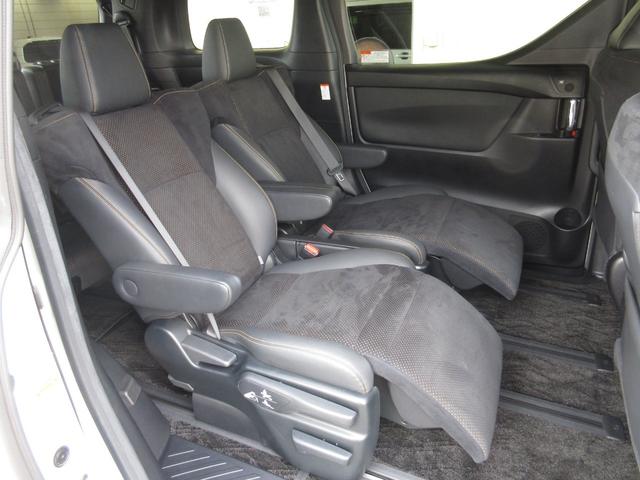 アルファード 2.5Sタイプゴールド /ワンオーナー/禁煙車/純正メモリーナビ/ドラレコ/ETC/フルセグ/CD/ミュージックサーバー/USB/BTA/Rカメラ/全周囲カメラ/Pセンサー/両側電動スライドドア/電動後席モニター/純正AW/(16枚目)