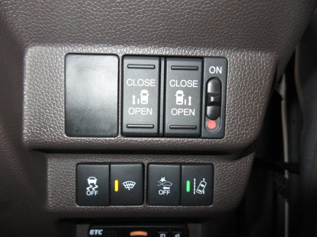 フリード Ｇ・ホンダセンシング　純正メモリーナビＢｌｕｅｔｏｏｔｈＥＴＣＲカメラ　Ｆセグ　追突被害軽減ブレーキ　ｉストップ　Ｗエアバッグ　パワーウィンドウ　アクティブクルーズコントロール　スマートキ　カラーバックモニター　ＶＳＡ（11枚目）