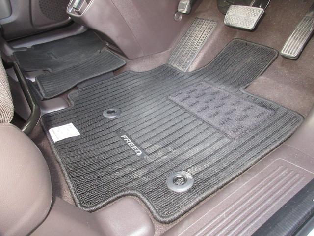 フリード Ｇ・ホンダセンシング　純正メモリーナビＢｌｕｅｔｏｏｔｈＥＴＣＲカメラ　Ｆセグ　追突被害軽減ブレーキ　ｉストップ　Ｗエアバッグ　パワーウィンドウ　アクティブクルーズコントロール　スマートキ　カラーバックモニター　ＶＳＡ（13枚目）