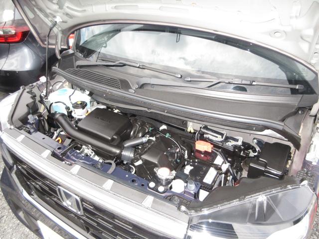 Ｎ－ＢＯＸカスタム ベースグレード　純正９インチナビ・デモカーＵＰ・禁煙車・ＥＴＣ・渋滞追従・レーンアシスト・Ｒカメラ・両側電動スライド・ミュージックプレイヤー接続・ＵＳＢ端子・ドライブレコーダー・シートヒーター・新車保証継承・点検付（3枚目）
