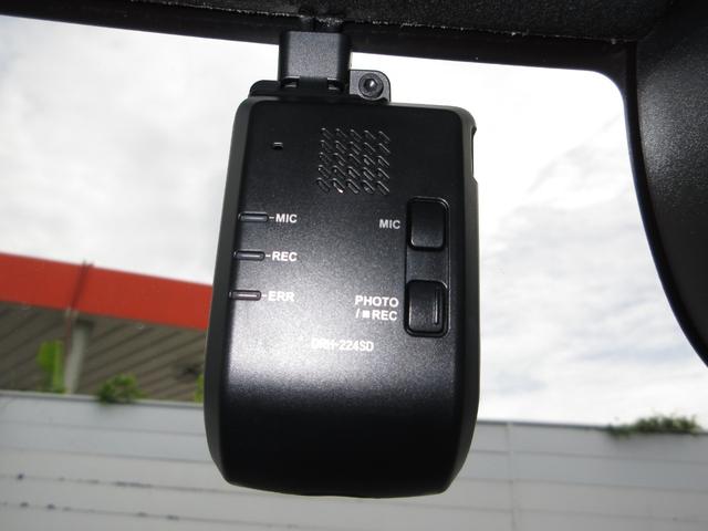 Ｎ－ＢＯＸカスタム ベースグレード　純正９インチナビ・デモカーＵＰ・禁煙車・ＥＴＣ・渋滞追従・レーンアシスト・Ｒカメラ・両側電動スライド・ミュージックプレイヤー接続・ＵＳＢ端子・ドライブレコーダー・シートヒーター・新車保証継承・点検付（4枚目）
