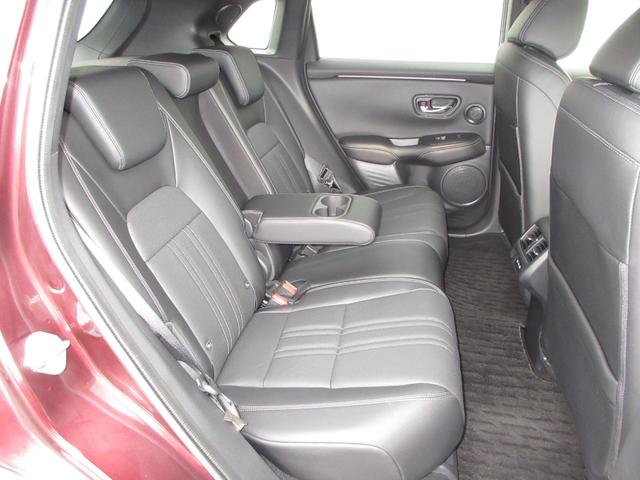 ＺＲ－Ｖ ｅ：ＨＥＶＺ特別仕様車ブラックスタイル　元当社使用車　禁煙車　ホンダコネクトディスプレイ／リアカメラ　ＥＴＣ２．０　Ｂｌｕｅｔｏｏｔｈ　ホンダセンシング　シートヒーター　ハンドルヒーター　パワーゲート　パドルシフト　ＵＳＢ／タイプＣ充電（19枚目）