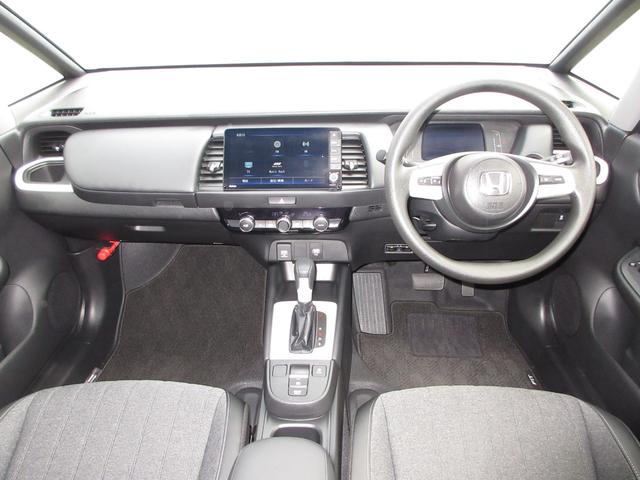 フィット ホーム　ホンダセンシング　９インチナビ　ＥＴＣ　スマートキー　ＬＥＤヘッドライト　ブルートゥース　ワンオーナー　禁煙　新車保証継承（7枚目）