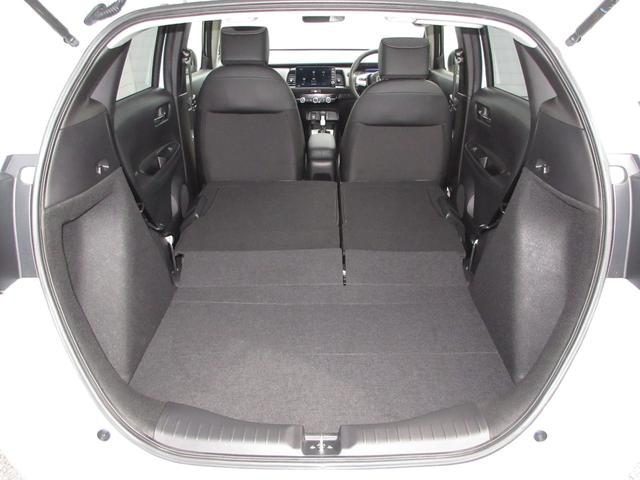 フィット ホーム　ホンダセンシング　９インチナビ　ＥＴＣ　スマートキー　ＬＥＤヘッドライト　ブルートゥース　ワンオーナー　禁煙　新車保証継承（11枚目）