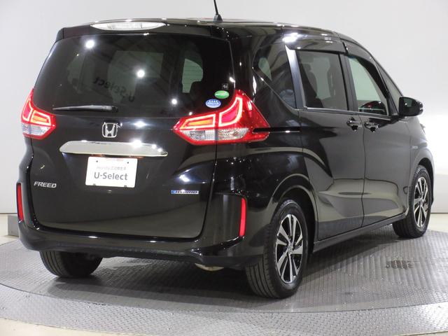 フリードハイブリッド ハイブリッド・Ｇホンダセンシング　ワンオーナー　禁煙車　純正ナビ／リアカメラ　ＥＴＣ　両側電動スライドドア　ＬＥＤオートライト　７人乗り　Ｂｌｕｅｔｏｏｔｈ　ＣＤ／ＤＶＤ再生　フルセグ　ミュージックラック　純正１５インチアルミ（7枚目）