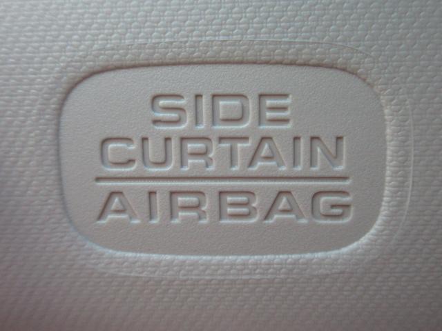 シャトル ハイブリッドＸホンダセンシング　純正メモリーナビＢｌｕｅｔｏｏｔｈＥＴＣＲカメラ　横滑抑制　リヤカメラ　スマ－トキ－　イモビ　ＴＶナビ　サイドエアバッグ　シートヒーター付き　キーレス　ＵＳＢ　ＤＶＤ再生機能　ＥＣＯＮ　クルコン（12枚目）