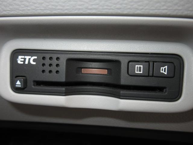 ＣＲ－Ｚ α　／禁煙車／純正ＨＤＤナビ／ＵＢＳ／ワンセグ／音楽録音再生／ＤＶＤ／ＣＤ／ＡＭ・ＦＭ／Ｒカメラ／ＥＴＣ／ドラレコ／オートエアコン／クルコン／ＨＩＤヘッドライト／スマートキー／純正アルミホイール／　Ｄレコ（6枚目）