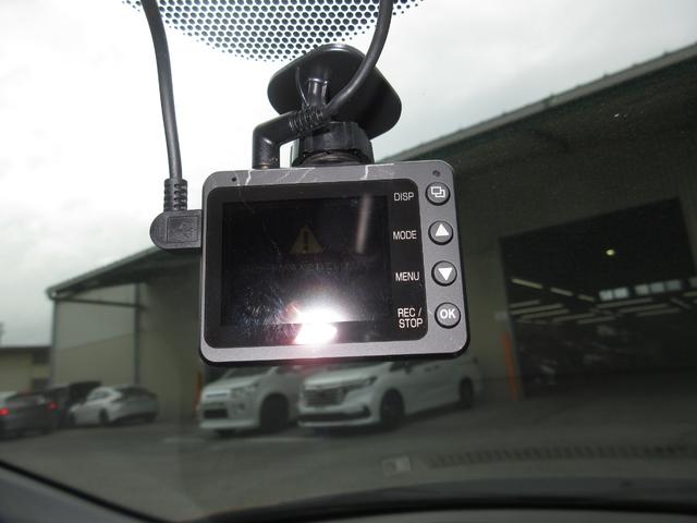 ＣＲ－Ｚ α　／禁煙車／純正ＨＤＤナビ／ＵＢＳ／ワンセグ／音楽録音再生／ＤＶＤ／ＣＤ／ＡＭ・ＦＭ／Ｒカメラ／ＥＴＣ／ドラレコ／オートエアコン／クルコン／ＨＩＤヘッドライト／スマートキー／純正アルミホイール／　Ｄレコ（7枚目）