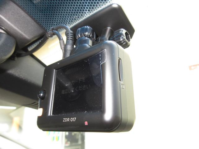 シャトル ハイブリッドＺ　純正メモリーナビＢｌｕｅｔｏｏｔｈドラレコＥＴＣＲカメラワンオーナー　ワンオーナー車　衝突被害軽減ブレーキ　ソナー　ドライブレコーダ　クルーズＣ　記録簿付　ＶＳＡ　フルセグ地デジＴＶ　シートＨ　禁煙（4枚目）