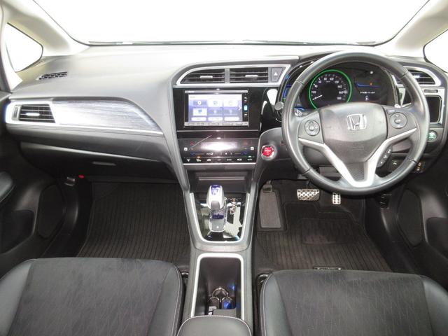 シャトル ハイブリッドＺ　純正メモリーナビＢｌｕｅｔｏｏｔｈドラレコＥＴＣＲカメラワンオーナー　ワンオーナー車　衝突被害軽減ブレーキ　ソナー　ドライブレコーダ　クルーズＣ　記録簿付　ＶＳＡ　フルセグ地デジＴＶ　シートＨ　禁煙（8枚目）