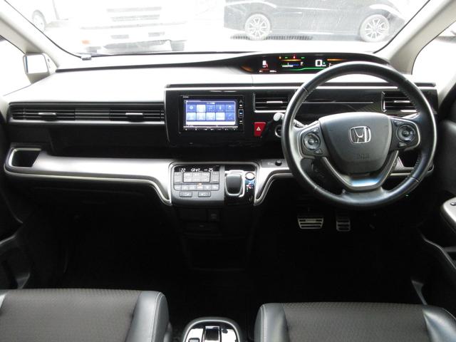 ステップワゴンスパーダ e:HEVスパーダG・EXホンダセンシング /ワンオーナー/純正メモリーナビ/ETC/フルセグ/CD/ミュージックサーバー/USB/BTA/サイドカーテンエアバッグ/ドラレコ/両側電動スライドドア/純正AW/LEDヘッドランプ/シートヒーター/(14枚目)