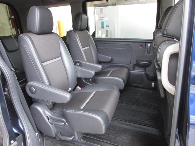 ステップワゴンスパーダ e:HEVスパーダG・EXホンダセンシング /ワンオーナー/純正メモリーナビ/ETC/フルセグ/CD/ミュージックサーバー/USB/BTA/サイドカーテンエアバッグ/ドラレコ/両側電動スライドドア/純正AW/LEDヘッドランプ/シートヒーター/(16枚目)