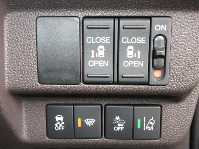 フリードハイブリッド ハイブリッド・Gホンダセンシング 純正メモリーナビBluetoothドラレコETCRカメラワンオーナー 軽減ブレーキ キーフリーシステム 1オ-ナ- 記録簿 DVD再生可能 ECON 後カメラ Aクルーズ 地デジフルセグTV シートH(21枚目)