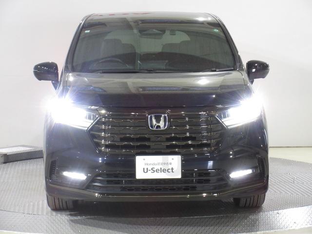 オデッセイハイブリッド ｅ：ＨＥＶアブソルート・ＥＸブラックエディション　当社元試乗車　禁煙車　純正１１．４インチナビ　フルセグ　Ｂｌｕｅｔｏｏｔｈ　ミュージックサーバー　ドラレコ　全周囲カメラ　本革シート　電動シート　シートヒーター　両側電動スライドドア　サイドエアバック（9枚目）