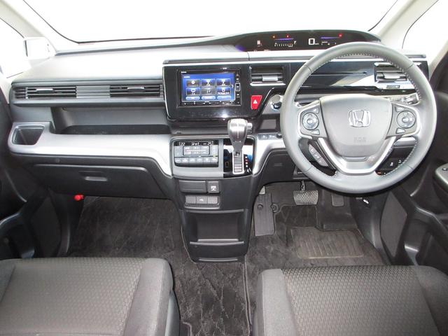 ステップワゴンスパーダ スパーダホンダセンシング メモリーナビ 前後ドラレコ ETC2.0 LEDヘッドライト 両側パワースライドドア アルミホイール スマートキー ワンオーナー(7枚目)