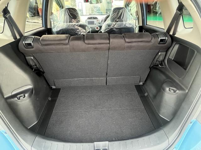 フィット １３Ｇ・スマートセレクションファインスタイル　純正メモリーナビドラレコＥＴＣＲカメラワンオーナー　ＵＳＢ　インテリキー　キーレス　イモビライザー　フルオートエアコン　禁煙　バックカメラ付き　１オーナー　記録簿有り　パワーウィンドウ　両席エアバック（30枚目）