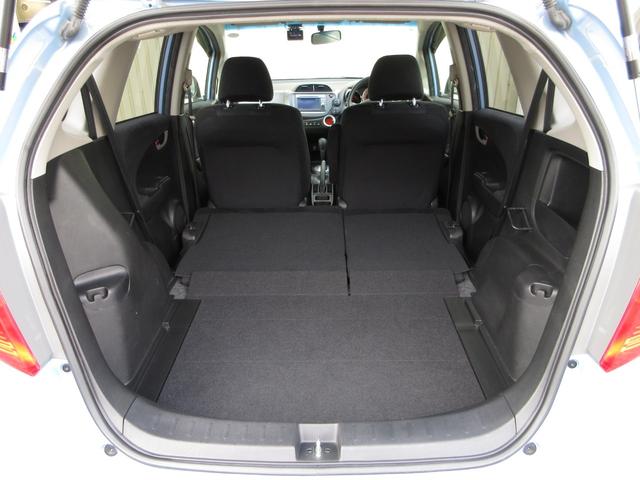 フィット １３Ｇ・スマートセレクションファインスタイル　純正メモリーナビドラレコＥＴＣＲカメラワンオーナー　ＵＳＢ　インテリキー　キーレス　イモビライザー　フルオートエアコン　禁煙　バックカメラ付き　１オーナー　記録簿有り　パワーウィンドウ　両席エアバック（31枚目）