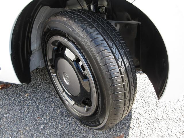 タイヤは　ヨコハマ　ブルーアース　７分山程度　２０２４年製がついています。他にも見たいところ、知りたいことなどございましたらお気軽にお問い合わせくださいませ。専門スタッフが丁寧にお答えいたします。