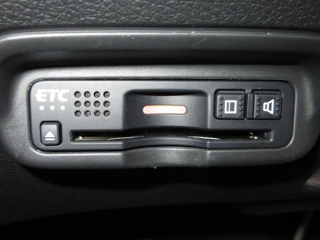 ヴェゼル ハイブリッドZ・ホンダセンシング 純正8インチメモリーナビBluetoothETC レーダーサポート DVD再生機能 整備記録簿 横滑り防止システム 盗難防止装置 フルセ シートヒーター付 スマ-トキ- ECOモード 禁煙 USB接続(4枚目)