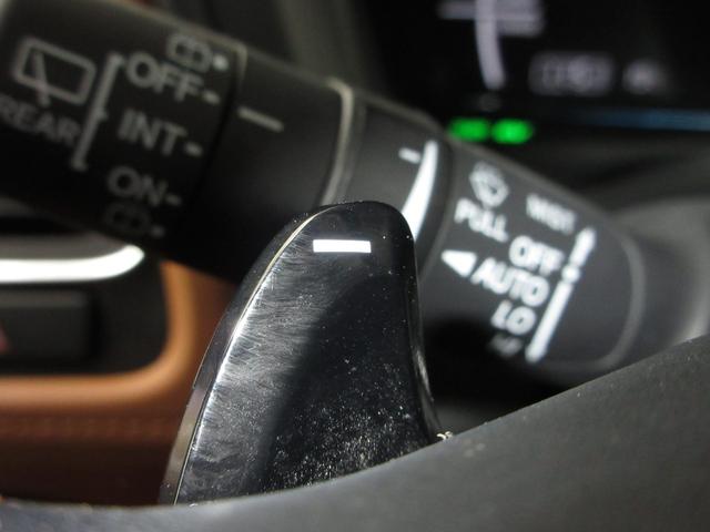 ヴェゼル ハイブリッドZ・ホンダセンシング 純正8インチメモリーナビBluetoothETC レーダーサポート DVD再生機能 整備記録簿 横滑り防止システム 盗難防止装置 フルセ シートヒーター付 スマ-トキ- ECOモード 禁煙 USB接続(12枚目)