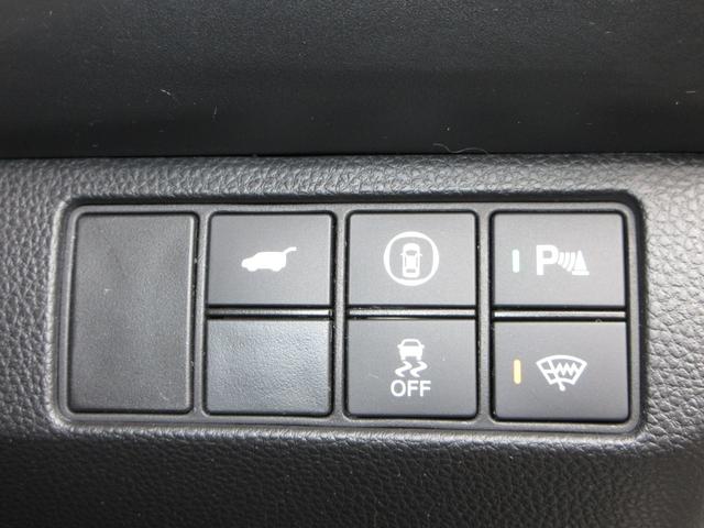 ヴェゼル ｅ：ＨＥＶＺ　ホンダセンシング純正９インチメモリーナビＢｌｕｅｔｏｏｔｈＥＴＣＲカメラワンオーナー　衝突回避支援ブレーキ機能　１オナ　スマキ　Ｐトランク　フルオートエアコン　エアバッグ　両席エアバック　記録簿付（12枚目）