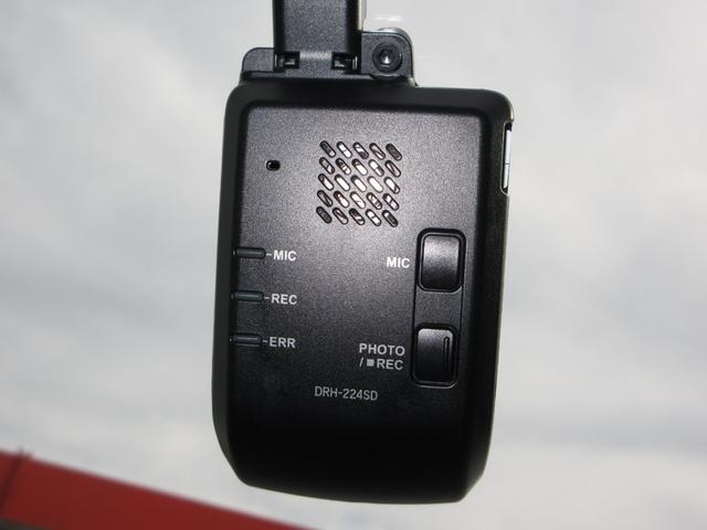 フィット e:HEVホームブラックスタイル 禁煙車ホンダセンシング純正9インチメモリーナビBluetoothドラレコETCRカメラワンオーナー Bカメラ DVD再生 アイドリングストップ オートクルーズコントロール LEDヘッドランプ 4WD(6枚目)