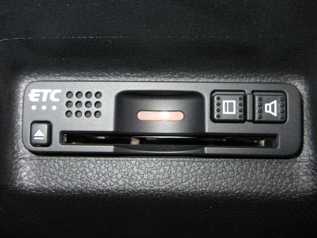 シャトル ハイブリッドＸホンダセンシング　純正メモリーナビＢｌｕｅｔｏｏｔｈドラレコＥＴＣＲカメラワンオーナー　横滑抑制　リヤカメラ　ドライブレコーダ　スマ－トキ－　イモビ　ＴＶナビ　サイドエアバッグ　シートヒーター付き　禁煙車　キーレス（10枚目）