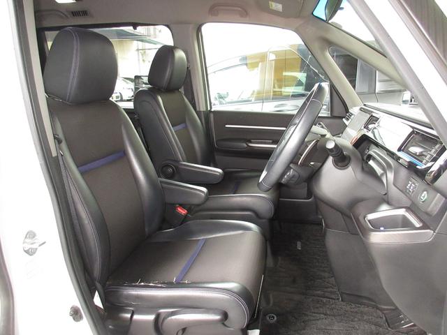 ステップワゴンスパーダ スパーダ・クールスピリットホンダセンシング 純正9インチメモリーナビBluetoothETCRカメラワンオーナー サイドエアバック スマートキ 左右電動スライドドア バックモニタ Wエアコン 地TV ナビ&TV 三列シート USB AAC 禁煙(27枚目)