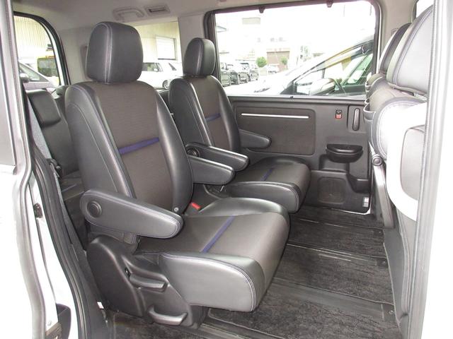 ステップワゴンスパーダ スパーダ・クールスピリットホンダセンシング 純正9インチメモリーナビBluetoothETCRカメラワンオーナー サイドエアバック スマートキ 左右電動スライドドア バックモニタ Wエアコン 地TV ナビ&TV 三列シート USB AAC 禁煙(28枚目)