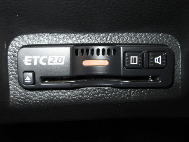 ヴェゼル ｅ：ＨＥＶＸ　ワンオーナー　禁煙車　ホンダセンシングホンダコネクトナビ／リアカメラ　ＥＴＣ２．０　ＵＳＢ（充電用あり）　パドルシフト　パーキングセンサー　サイドカーテンエアバッグ　純正１６インチアルミ　ＬＥＤ（9枚目）