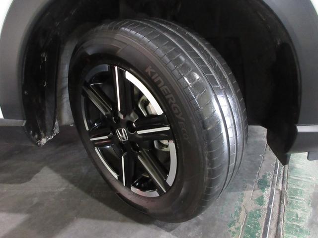 ヴェゼル ｅ：ＨＥＶＸ　ワンオーナー　禁煙車　ホンダセンシングホンダコネクトナビ／リアカメラ　ＥＴＣ２．０　ＵＳＢ（充電用あり）　パドルシフト　パーキングセンサー　サイドカーテンエアバッグ　純正１６インチアルミ　ＬＥＤ（20枚目）