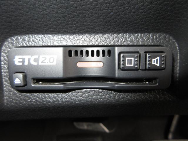 ヴェゼル ｅ：ＨＥＶＺ　ホンダセンシングホンダコネクトディスプレイＢｌｕｅｔｏｏｔｈドラレコＲカメラＥＴＣワンオーナー　盗難防止装置　１オーナー　ドラレコ付き　記録簿　フルセグテレビ　スマ－トキ－　ＥＴＣ車載器　Ｐセンサー（11枚目）