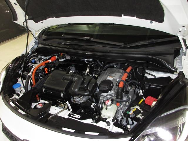 フィット e:HEVRS 禁煙車 当社元試乗車 ホンダ9インチコネクトナビ Bluetooth 純正ドラレコ ETC2.0 リアカメラ 充電用USBジャック RS専用エクステリア RS専用本革巻ステアリング 減速セレクター(6枚目)