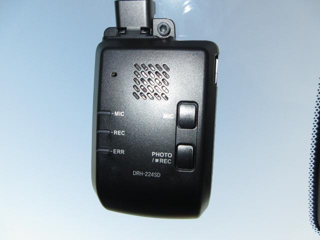 フィット e:HEVRS 禁煙車ホンダセンシングホンダコネクトディスプレイBluetoothドラレコETCRカメラワンオーナー エアバッグ ナビ&TV パワーウィンドウ 助手席エアバッグ Dレコ フルセグテレビ ETC装備(4枚目)