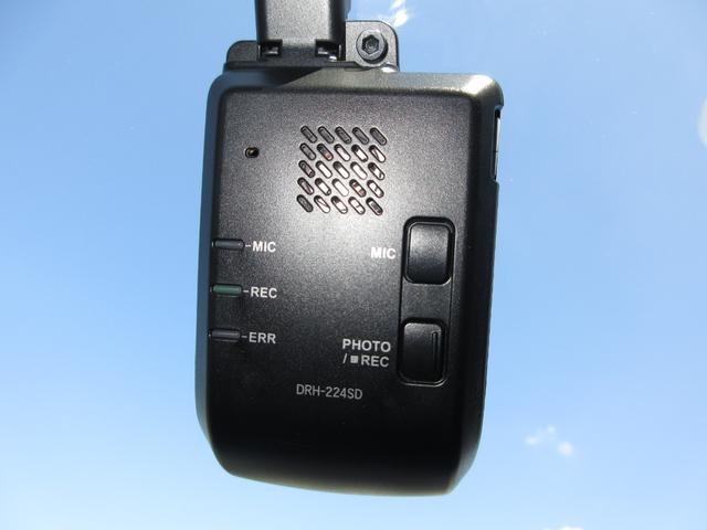 フィット e:HEVRS 禁煙車 当社元試乗車 ホンダセンシング コネクトディスプレイ Bluetooth USB フルセグ リアカメラ ETC2.0 純正フロントドラレコ LED 純正16インチアルミ カーテンエアバッグ(6枚目)