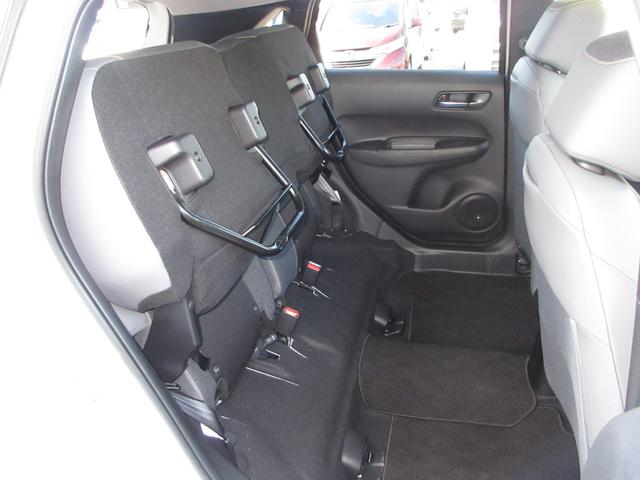 フィット e:HEVRS 禁煙車 当社元試乗車 ホンダセンシング コネクトディスプレイ Bluetooth USB フルセグ リアカメラ ETC2.0 純正フロントドラレコ LED 純正16インチアルミ カーテンエアバッグ(22枚目)