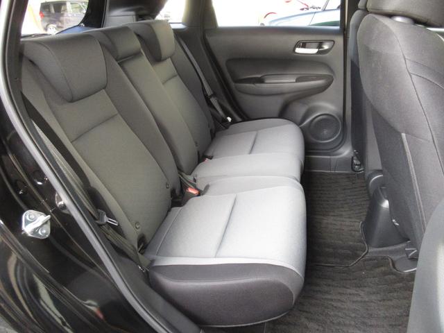 フィット ベーシック ワンオーナー 禁煙車 ホンダセンシング 純正ナビ/リアカメラ ETC USB パーキングセンサー サイドカーテンエアバッグ ブレーキホールド機能/電子パーキング ハロゲンライト アイドリングストップ(15枚目)