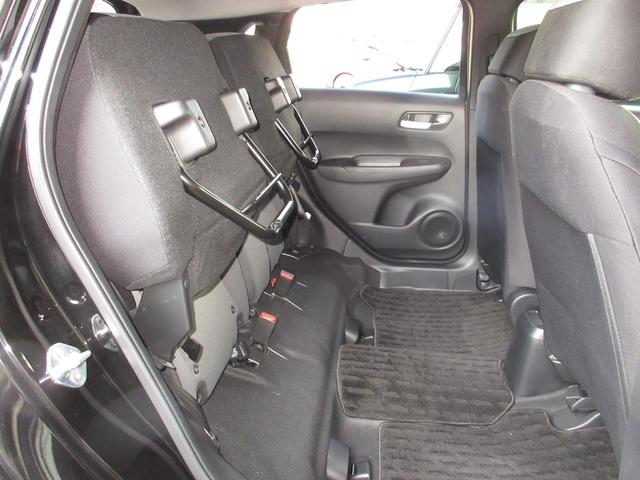 フィット ベーシック ワンオーナー 禁煙車 ホンダセンシング 純正ナビ/リアカメラ ETC USB パーキングセンサー サイドカーテンエアバッグ ブレーキホールド機能/電子パーキング ハロゲンライト アイドリングストップ(16枚目)